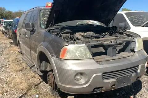 Photo of 2003 Lincoln Navigator