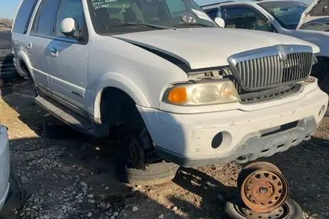 Photo of 2000 Lincoln Navigator