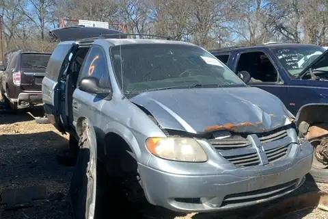 Photo of 2005 Dodge Caravan