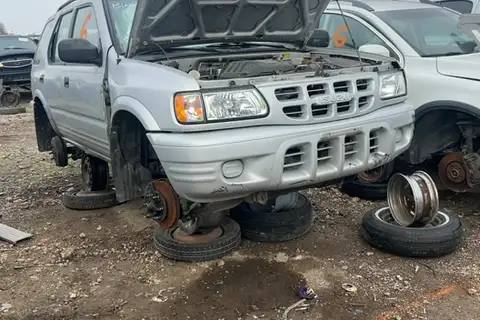 Photo of 2000 Isuzu Rodeo