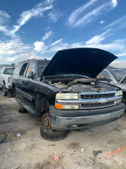 Photo of 2004 Chevrolet Suburban