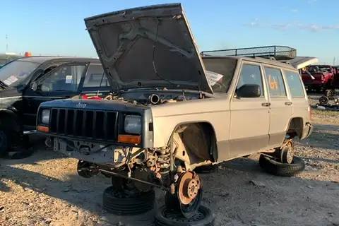 Photo of 2000 Jeep Cherokee