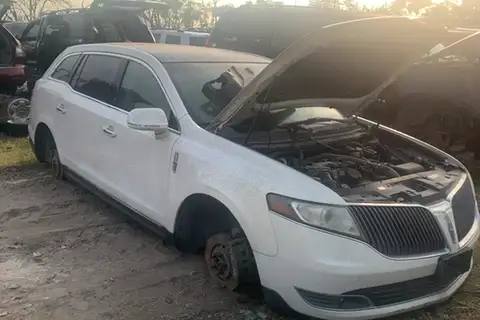 Photo of 2013 Lincoln Mkt