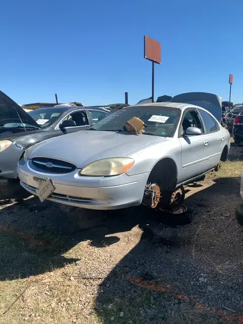 Photo of 2002 Ford Taurus