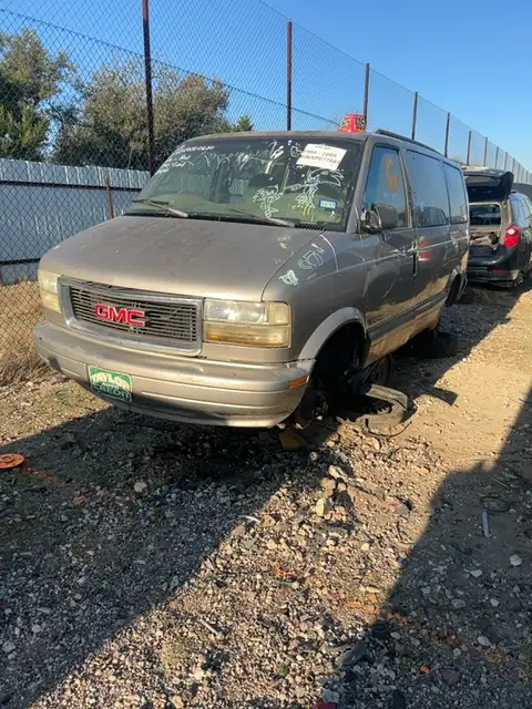 Photo of 2002 Gmc Safari
