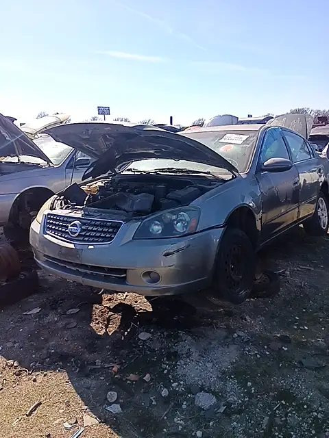 Photo of 2005 Nissan Altima