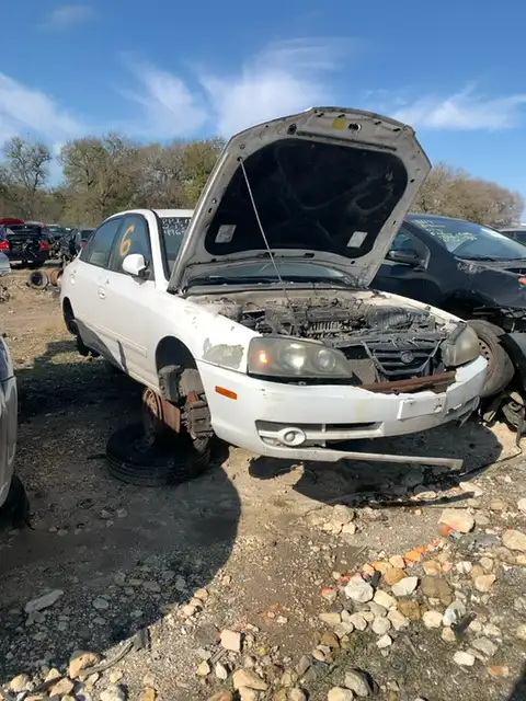 Photo of 2004 Hyundai Elantra
