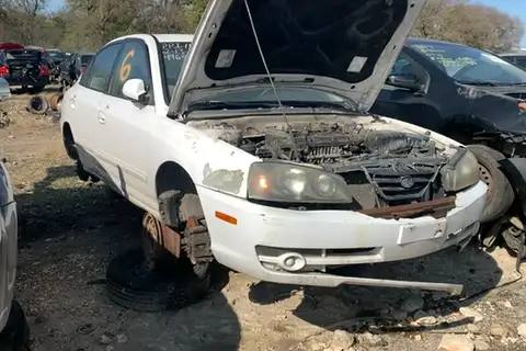 Photo of 2004 Hyundai Elantra