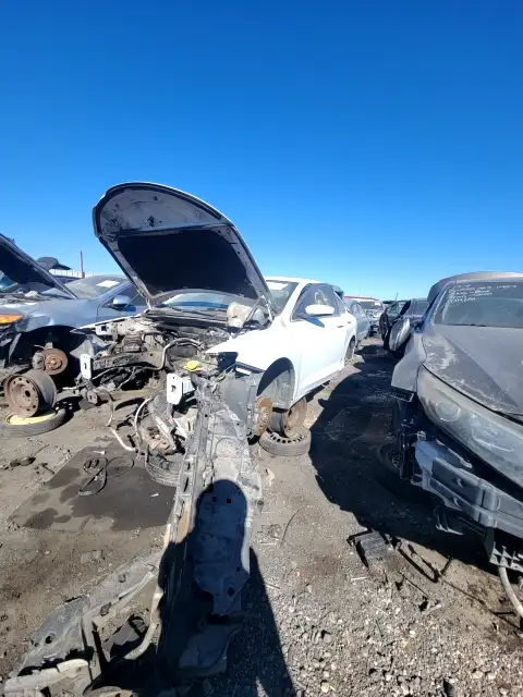 Photo of 2015 Chrysler 200