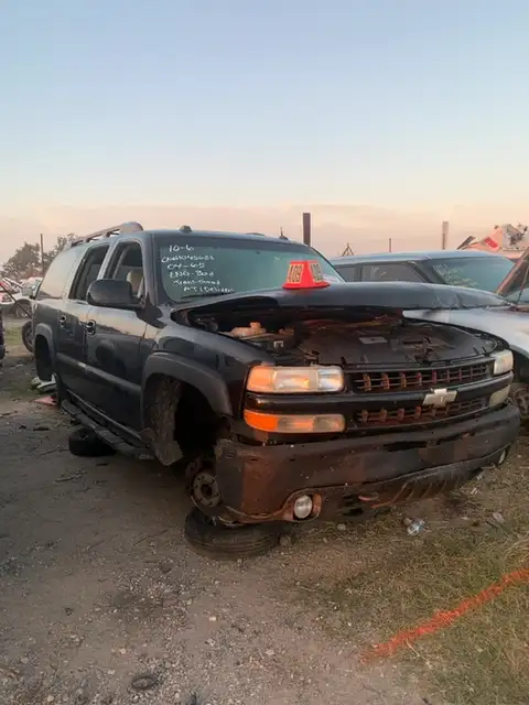 Photo of 2004 Chevrolet Suburban