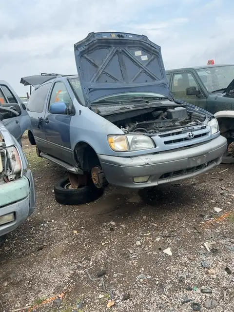 Photo of 2001 Toyota Sienna