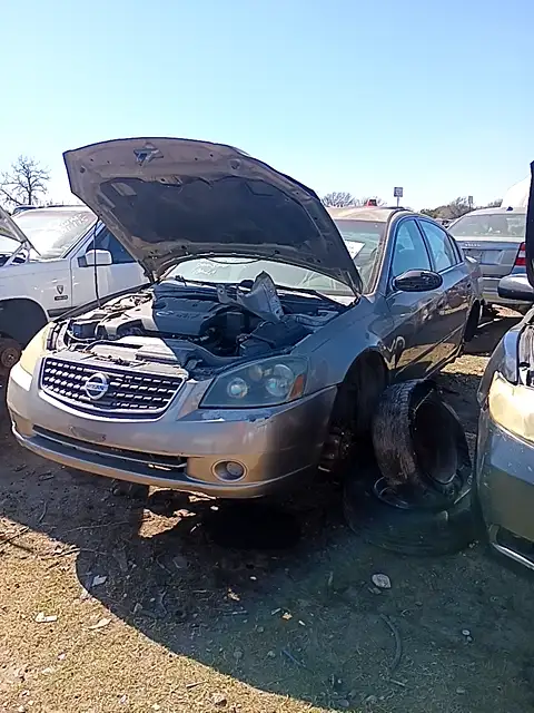 Photo of 2005 Nissan Altima