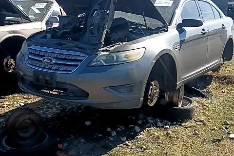 Photo of 2011 Ford Taurus
