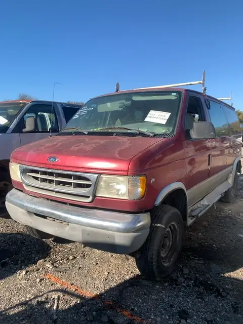 Photo of 2001 Ford Econoline Wagon