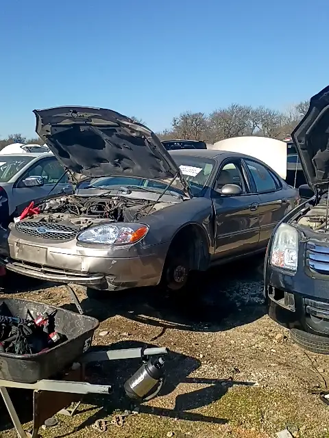 Photo of 2002 Ford Taurus