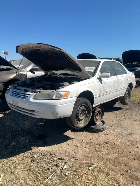 Photo of 1999 Toyota Camry