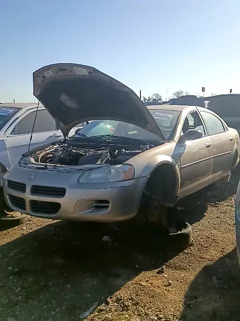 Photo of 2003 Dodge Stratus