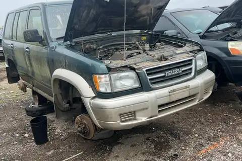 Photo of 1998 Isuzu Trooper