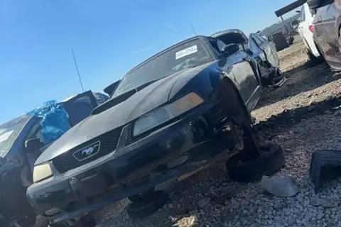 Photo of 2000 Ford Mustang