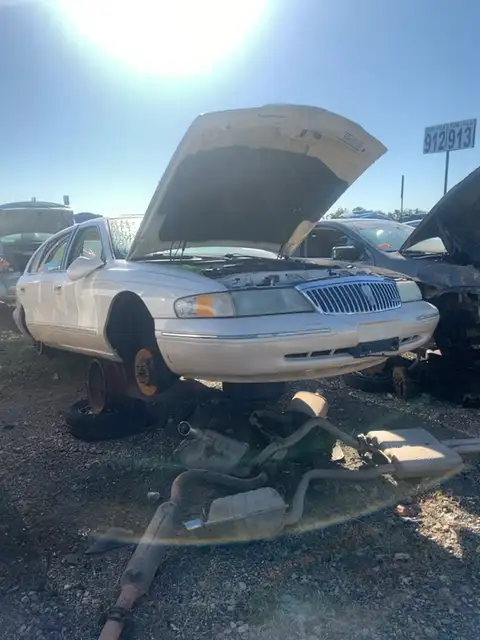 Photo of 1997 Lincoln Continental
