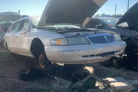 Photo of 1997 Lincoln Continental
