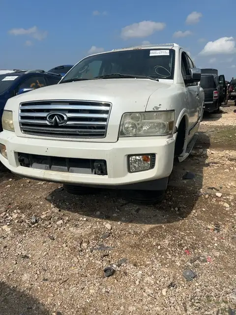 Photo of 2004 Infiniti Qx56