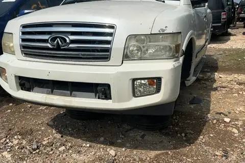 Photo of 2004 Infiniti Qx56