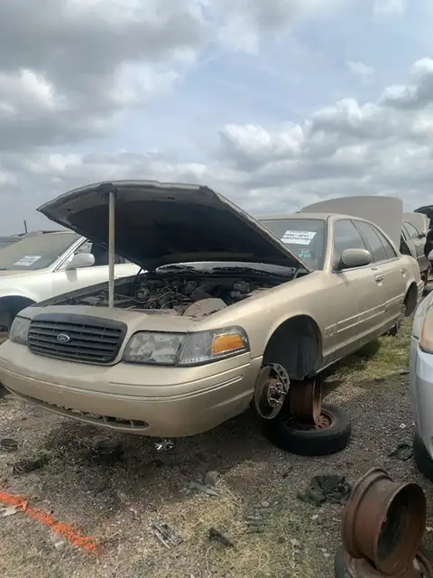 Photo of 1999 Ford Crown Victoria