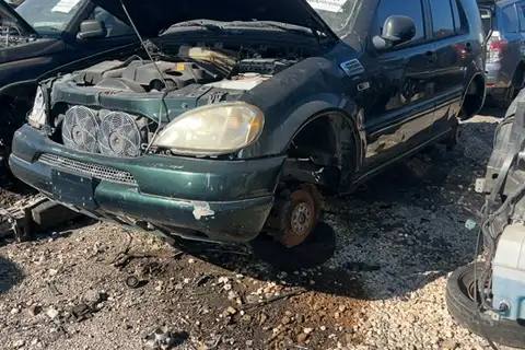 Photo of 2000 Mercedes-Benz M-Class