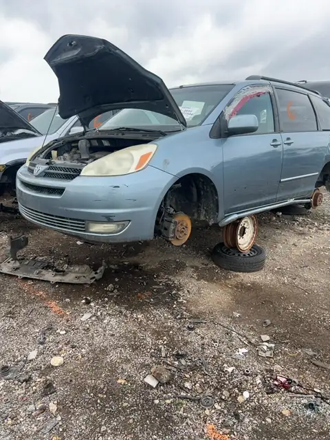 Photo of 2005 Toyota Sienna