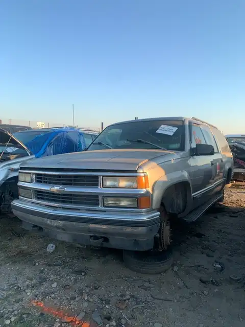 Photo of 1999 Chevrolet Suburban