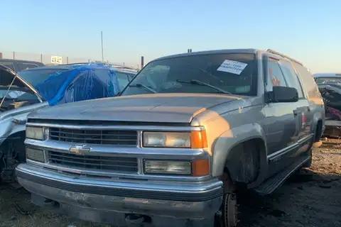 Photo of 1999 Chevrolet Suburban