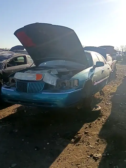 Photo of 1998 Lincoln Town Car