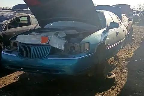 Photo of 1998 Lincoln Town Car
