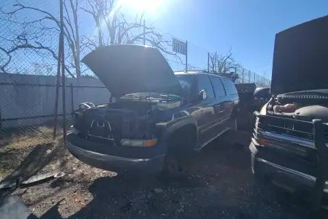 Photo of 2005 Chevrolet Suburban