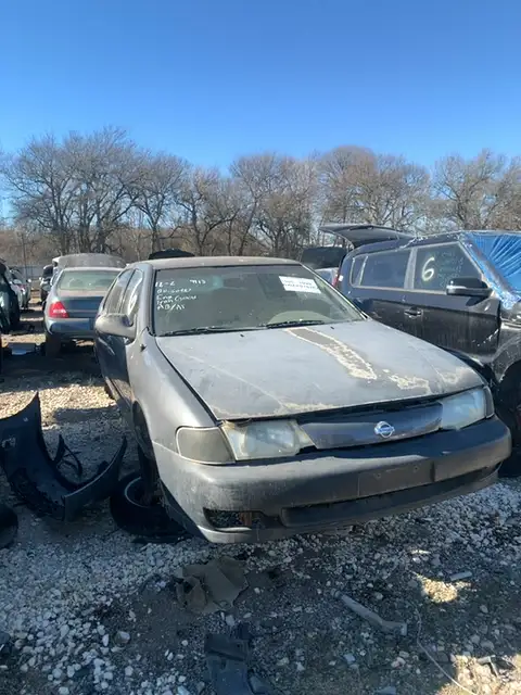 Photo of 1999 Nissan Sentra