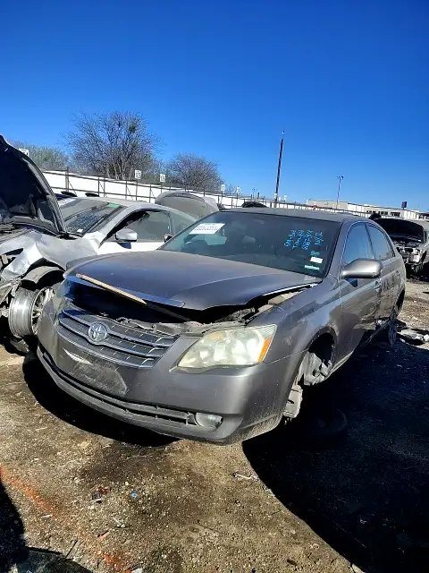 Photo of 2005 Toyota Avalon