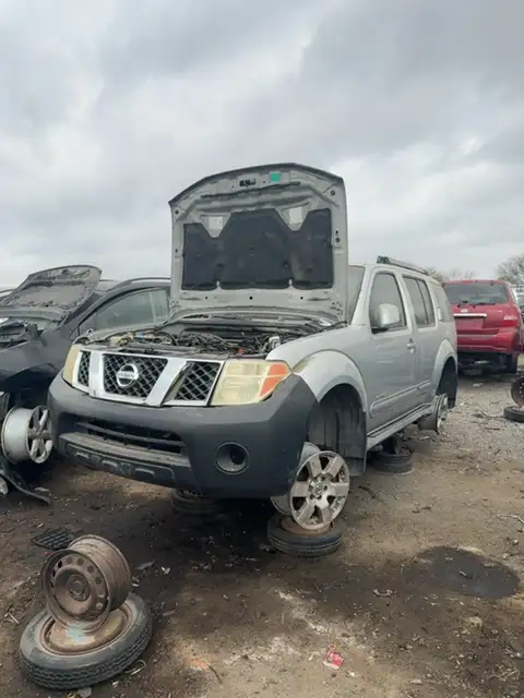 Photo of 2005 Nissan Pathfinder