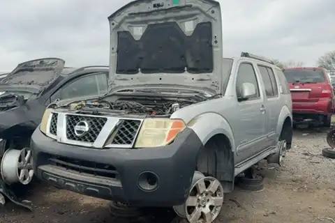 Photo of 2005 Nissan Pathfinder