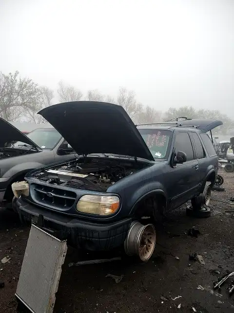 Photo of 1999 Ford Explorer