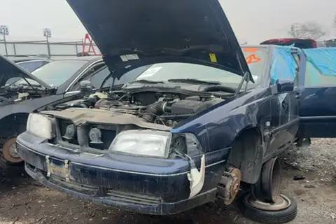 Photo of 2000 Volvo S70