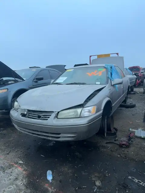 Photo of 1999 Toyota Camry