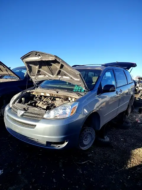 Photo of 2004 Toyota Sienna