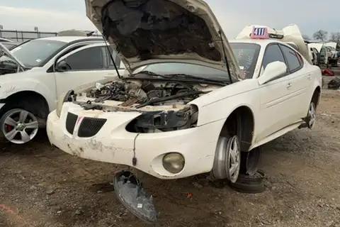 Photo of 2004 Pontiac Grand Prix