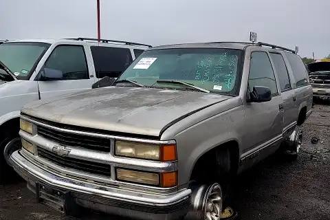 Photo of 1999 Chevrolet Suburban