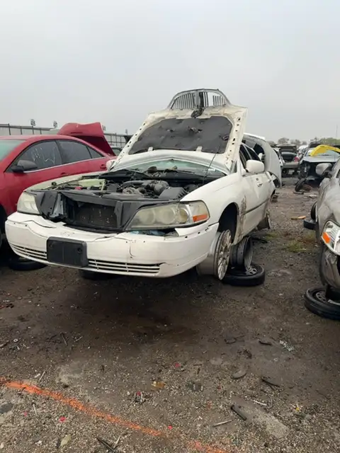 Photo of 2003 Lincoln Town Car