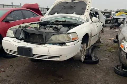 Photo of 2003 Lincoln Town Car