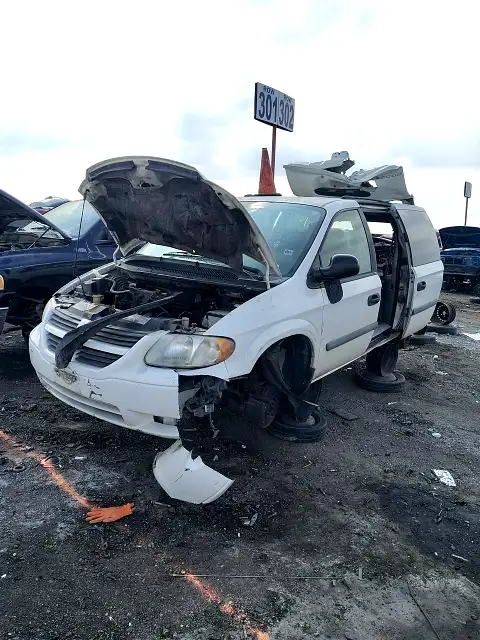 Photo of 2005 Dodge Caravan
