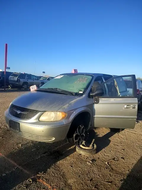 Photo of 2003 Chrysler Town & Country