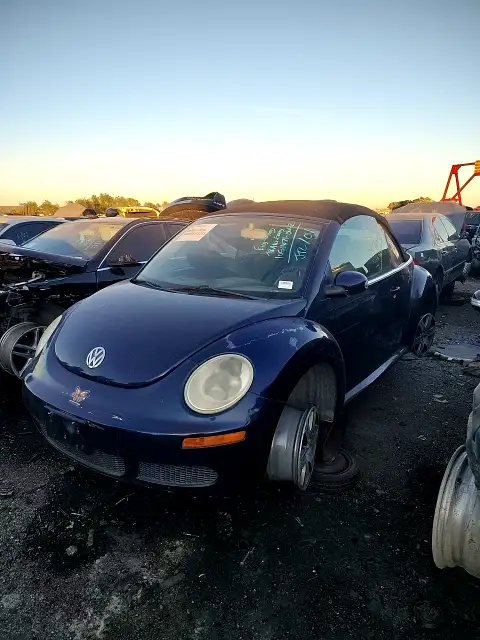 Photo of 2006 Volkswagen Beetle
